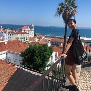 Meet your Posher, Karine